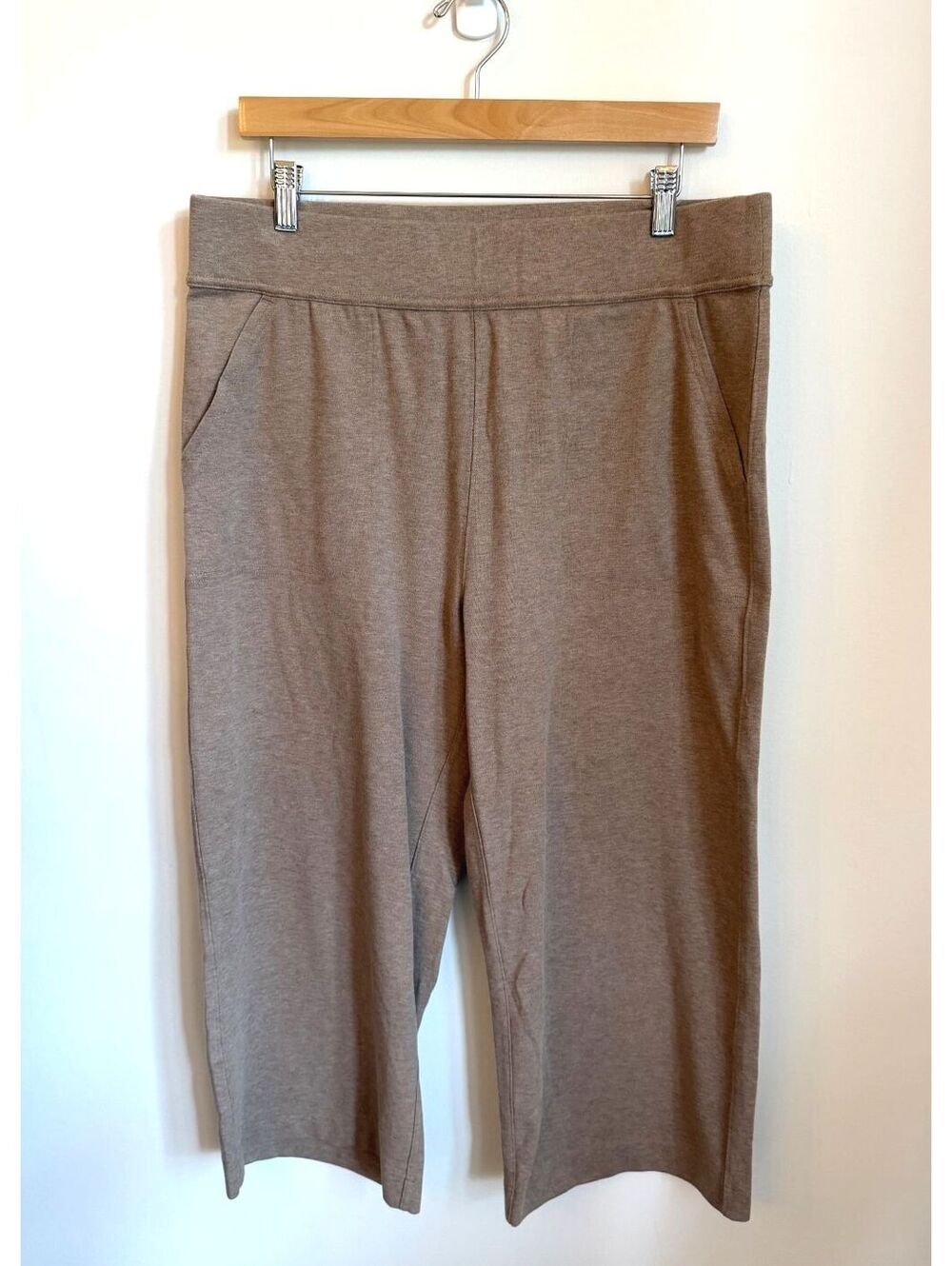 NWT Duluth Trading Co. Women's Wide Leg Capri Pants Size L Regular Brown